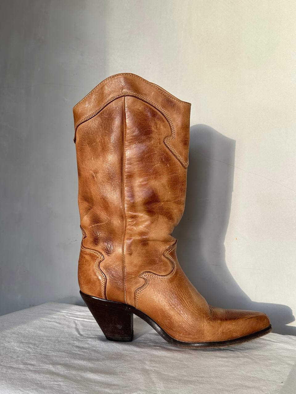 Vintage Zodiac boots with natural Abalone cross + fringe detail size 8/8.5