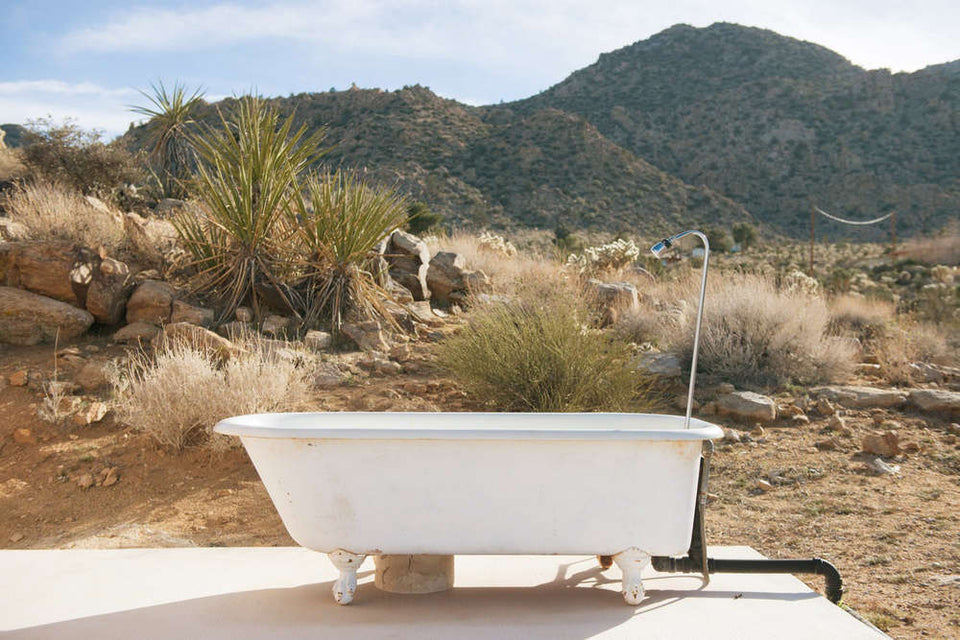 collections/outdoor-bathrub-joshua-tree-ca-homeaway.jpg