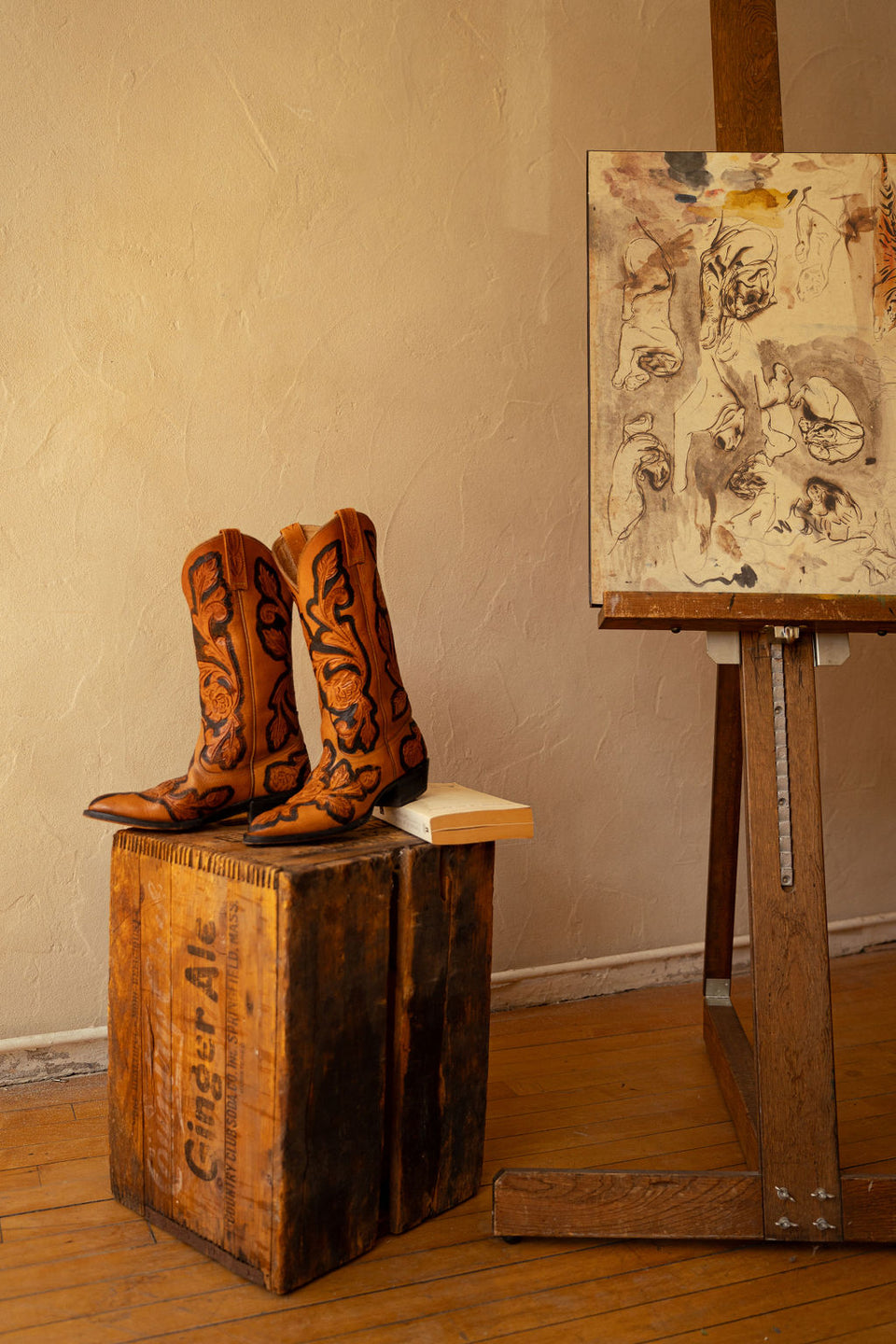 Hand Tooled "Oak Tree Western Wear" vintage boots size 7.5