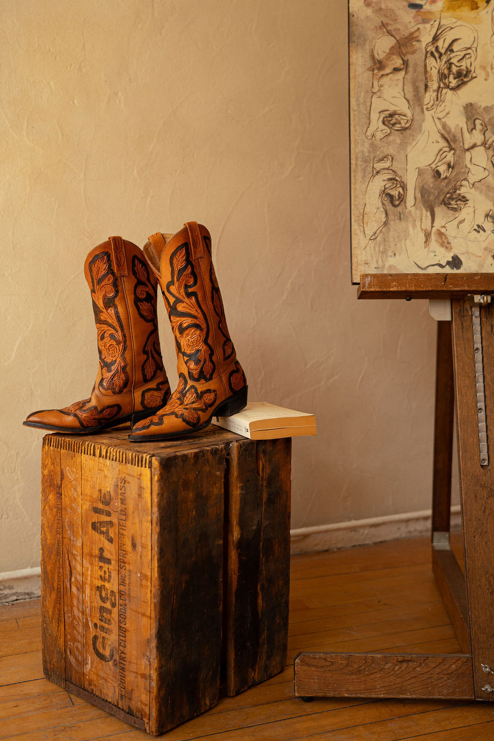 Hand Tooled "Oak Tree Western Wear" vintage boots size 7.5